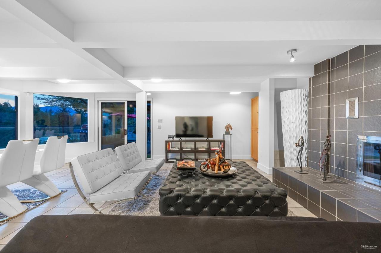 Cypress: Private Bedroom/Bathroom/Office, With Shared Pool, Hot Tub Норт Ванкувър Екстериор снимка