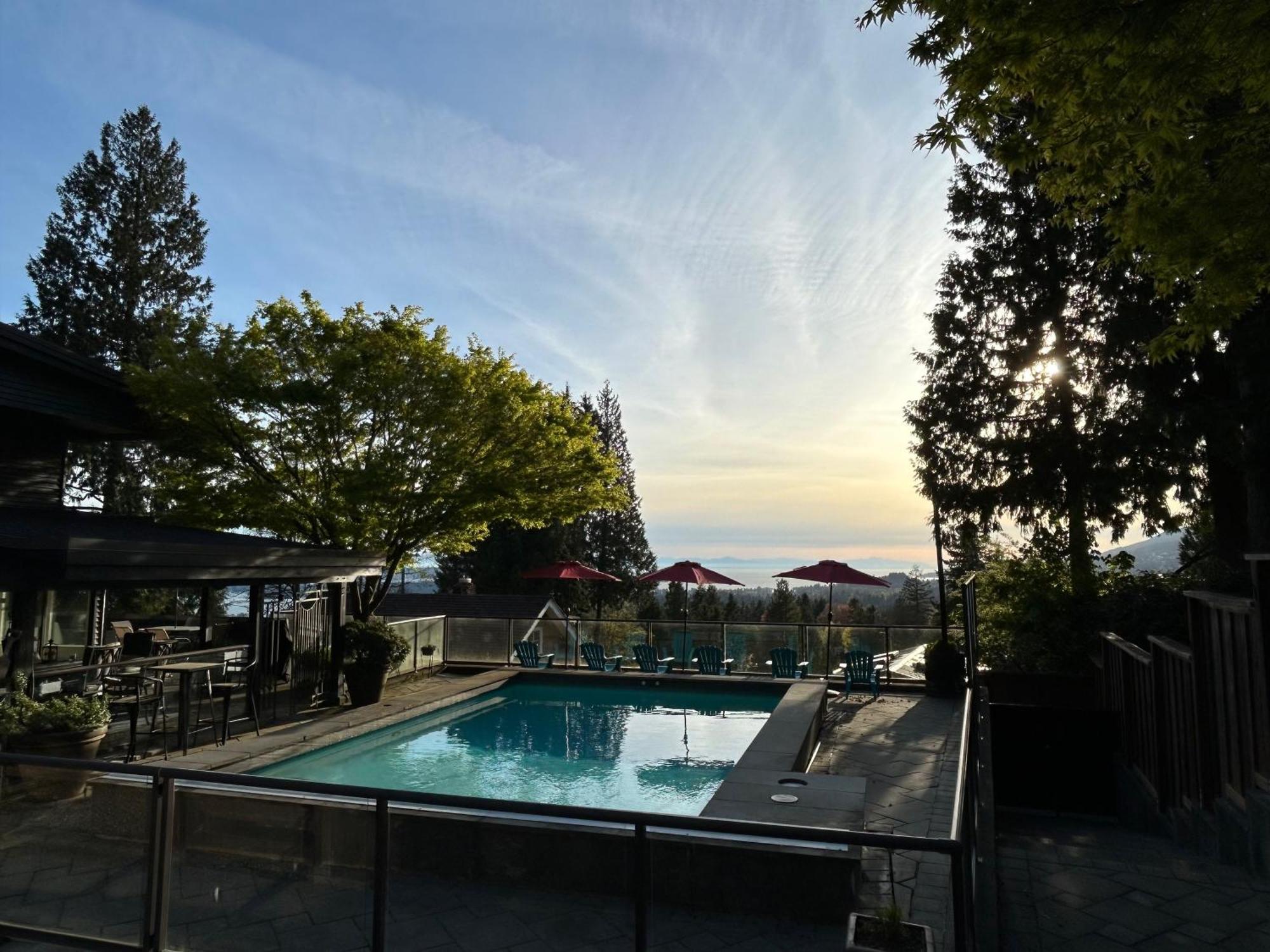 Cypress: Private Bedroom/Bathroom/Office, With Shared Pool, Hot Tub Норт Ванкувър Екстериор снимка