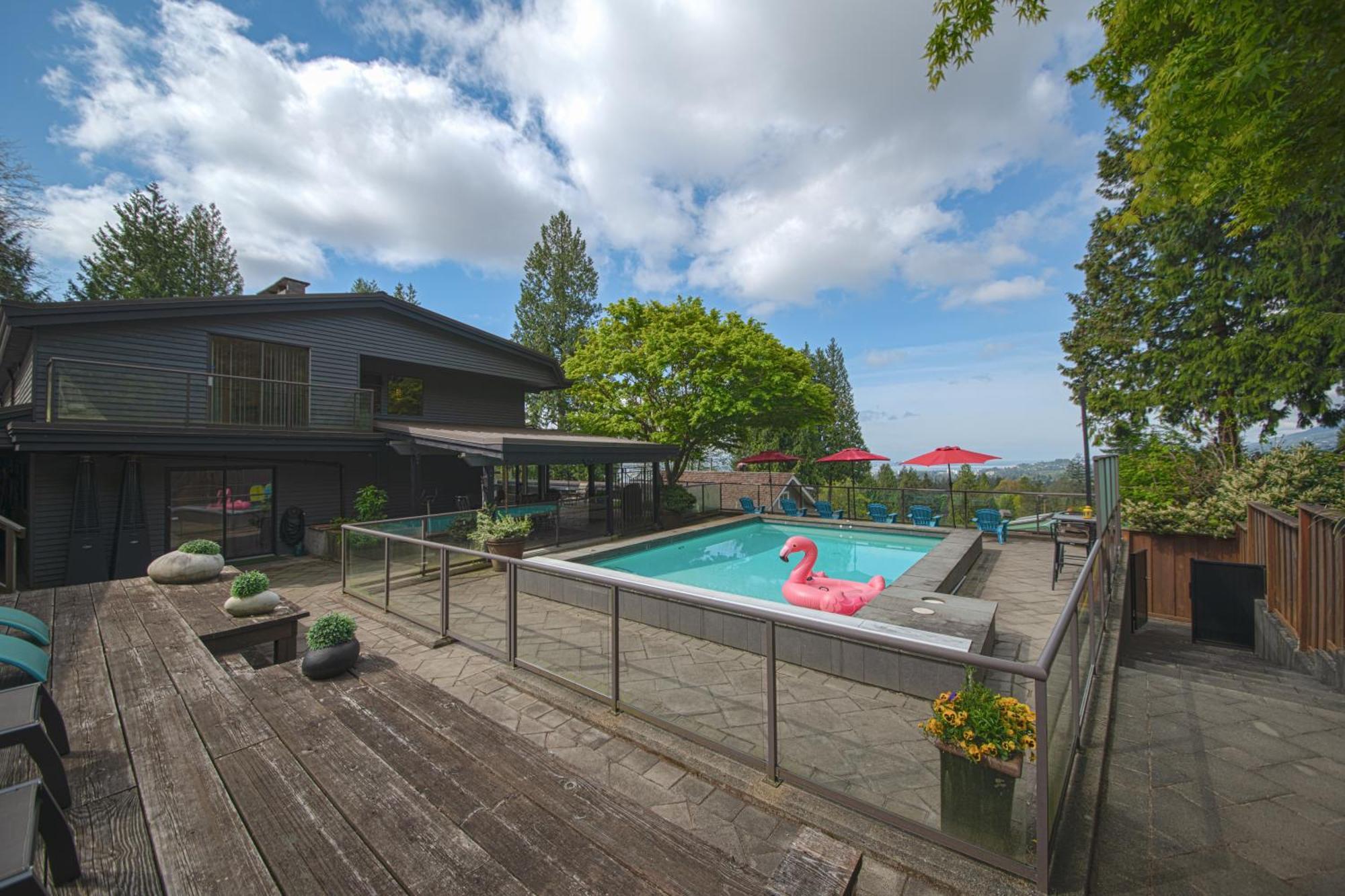 Cypress: Private Bedroom/Bathroom/Office, With Shared Pool, Hot Tub Норт Ванкувър Екстериор снимка