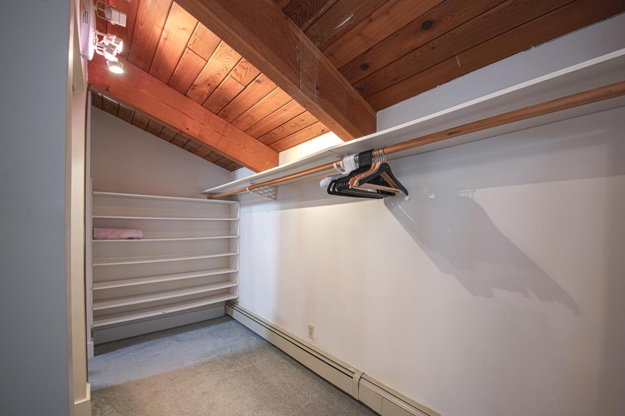 Cypress: Private Bedroom/Bathroom/Office, With Shared Pool, Hot Tub Норт Ванкувър Екстериор снимка