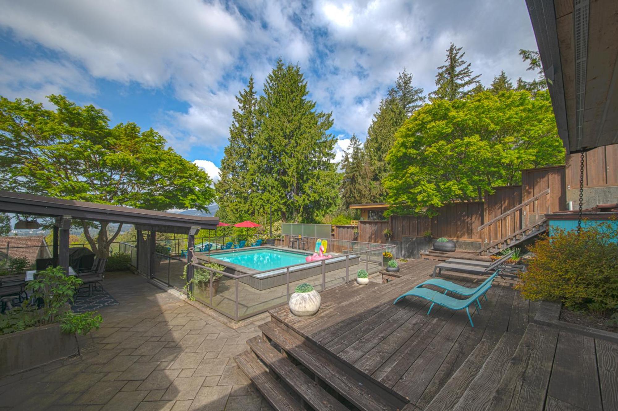 Cypress: Private Bedroom/Bathroom/Office, With Shared Pool, Hot Tub Норт Ванкувър Екстериор снимка